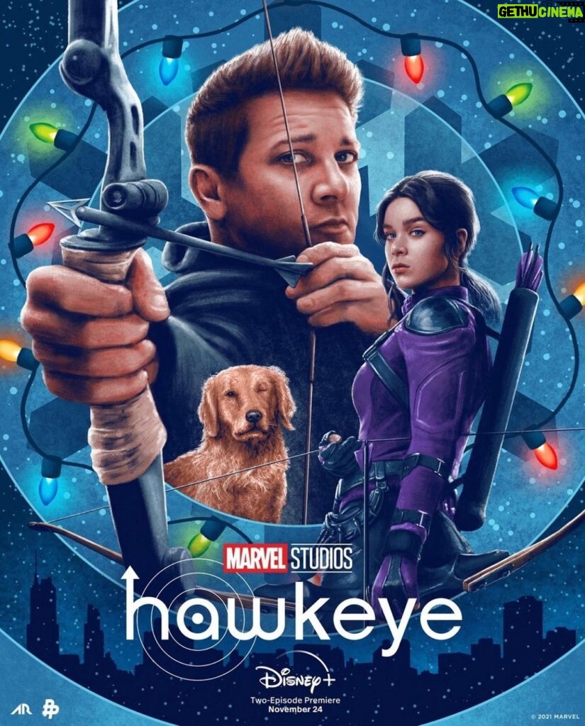 Jeremy Renner Instagram - Everyone is excited to share @hawkeyeofficial . Just a few days away !! @disneyplus @marvel @haileesteinfeld Thank you to all the fans … we love you ❤️