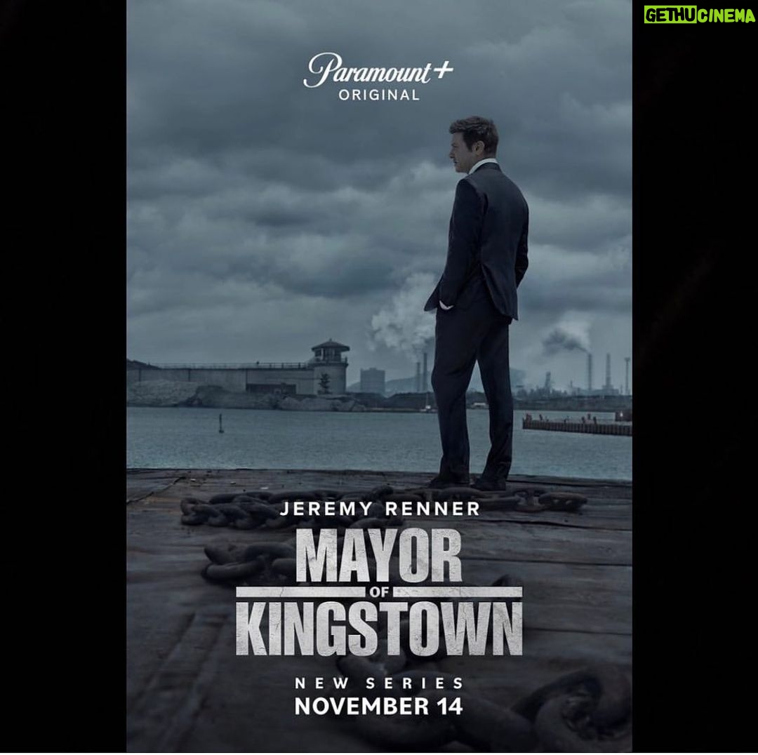Jeremy Renner Instagram - Working double duty today with @emersonmiller @paramountplus