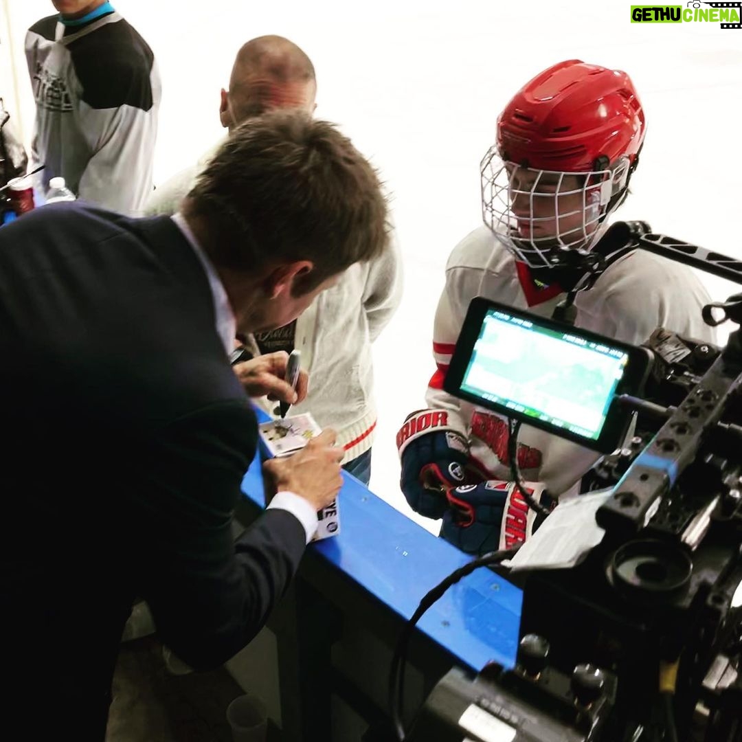 Jeremy Renner Instagram - These kids on the ice were terrific. Well done boys !! #bts Toronto, Ontario