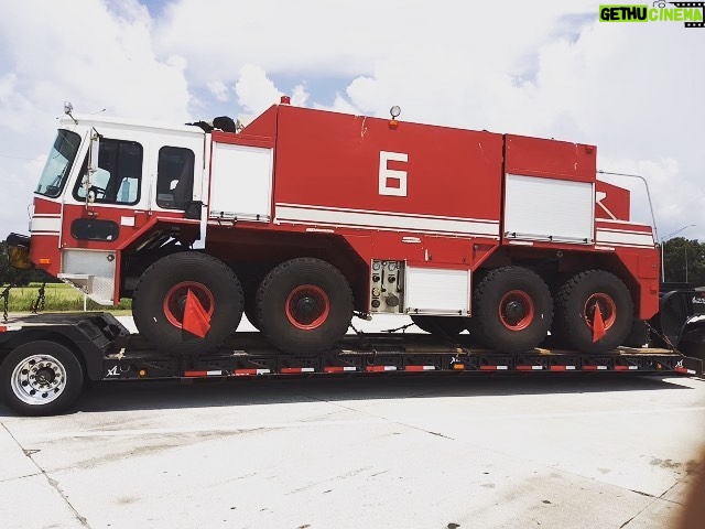 Jeremy Renner Instagram - Fire preparedness is crucial where I live… so meet the 8x8 crash truck A beautiful machine, nothing delicate about her, pure force, power, pressure and torque. Kinda sound like a Tinder profile ? #fireprotection