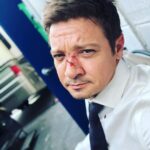 Jeremy Renner Instagram - Good morning Monday #👏🏼👏🏼👏🏼