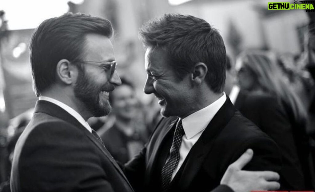 Jeremy Renner Instagram - Happy 40th to you my brother !!! I miss you @chrisevans #a6