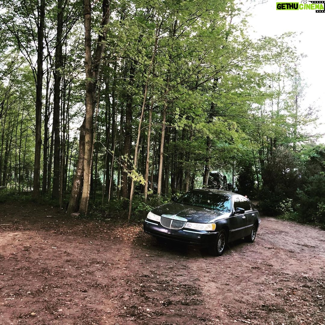 Jeremy Renner Instagram - Itβs a WRAP!! Thank you to the cast and crew of @mayorofkingstown @paramountplus Iβm honored to have shared this time with you. πβ€οΈπβ€οΈπ