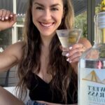 Jeremy Renner Instagram - Kicking off the weekend with these sweet sounds from @jeremyrenner while making @sweetgrassvodka martinis 🍸 Adding in these @queencreekolivemill feta & cheddar stuffed olives 🫒 and we are ready for our #Slaycation 😜 Cheers to an amazing holiday weekend ahead! How are you celebrating? Share👇🏼 #cheers #happyhour #martini #olives #olive #dirtymartini #jeremyrenner #vodka #cocktail #holidayweekend #friyay #friday #sweetgrassvodka #bartender #mixologist #mixology