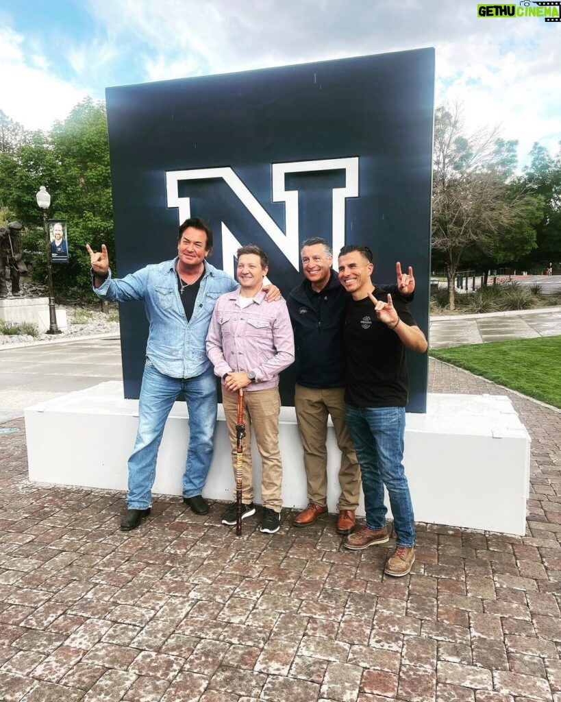 Jeremy Renner Instagram - I was very excited to explore the campus @unevadareno with @pres_sandoval and company! What a gorgeous campus with incredible programs.. I was inspired by the stories of these lovely students who just made my day ! I’m coming back #gopack #reno #opportunities