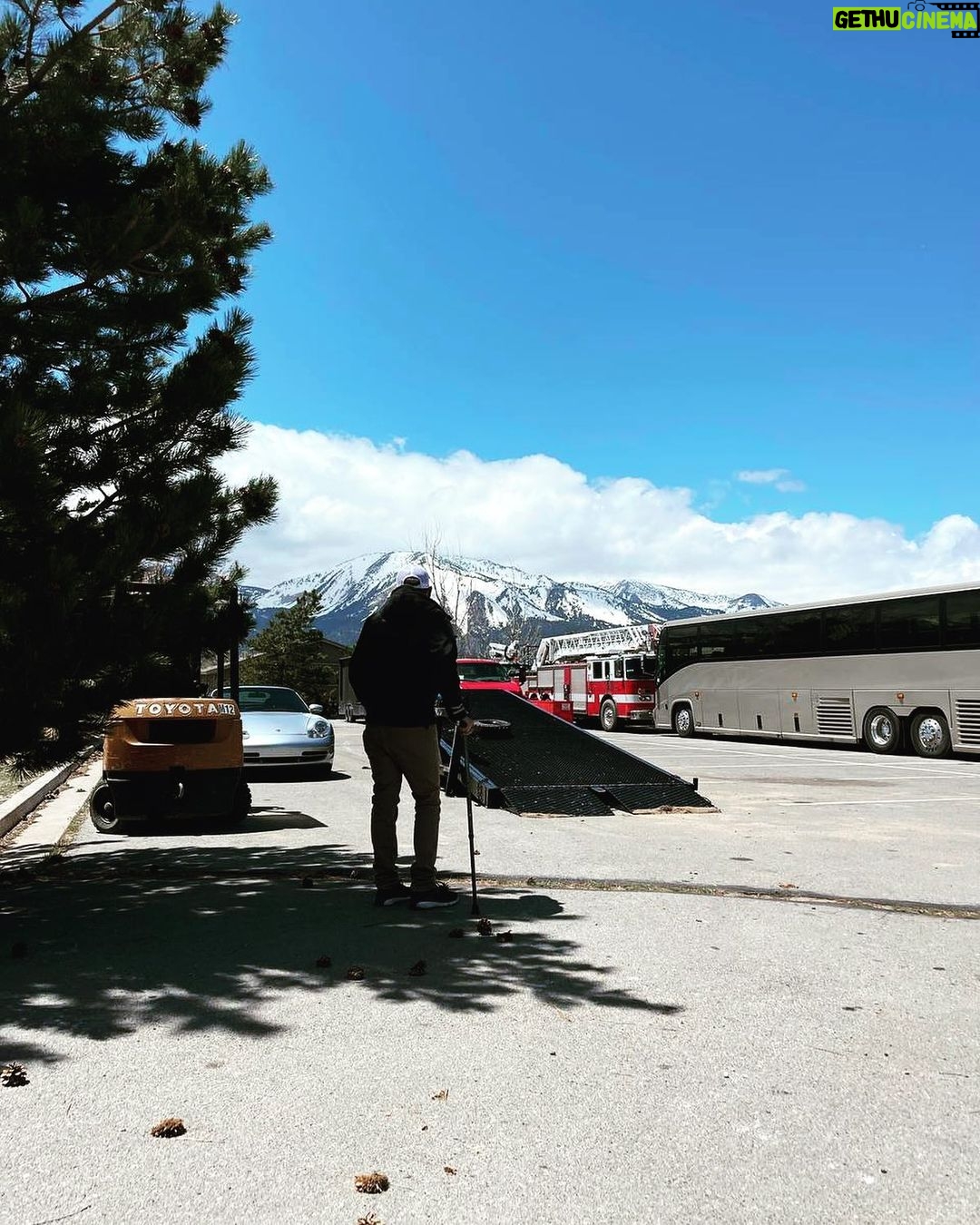 Jeremy Renner Instagram - Today I find more clarity , intention, and actionability …. And in the company of exceptional humans sharing the journey. I wish you all strength and courage to fulfill your goals and dreams. Starting the week right at the Rennervations Garage !