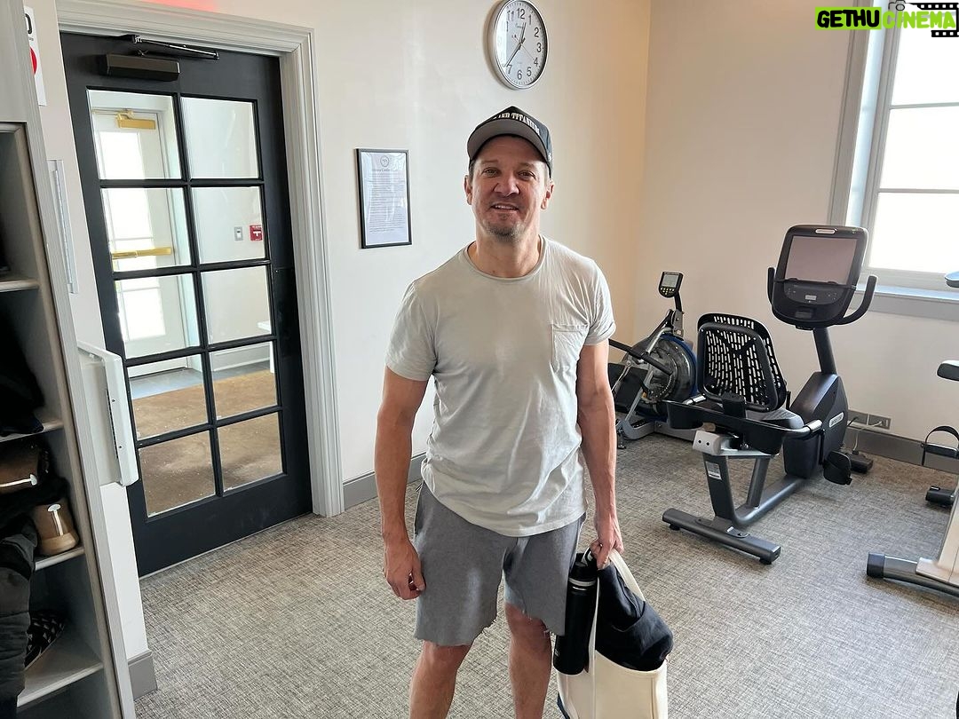 Jeremy Renner Instagram - I was reminded that love, good will, hard work and a legion of good humans are getting me through every day … thank you , bless you …. And as always, I hold my promise to be better, be stronger, and grow to surpass potential…. Bless you all ❤️🙏🏼❤️
