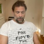 Jeremy Sisto Instagram - #isolatetogether #alonetogether #storytime #bedtimestory #actorsreadingbooks