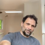 Jeremy Sisto Instagram - #isolatetogether #alonetogether #storytime #actorsreadingbooks #storytimethreads #littlewomen