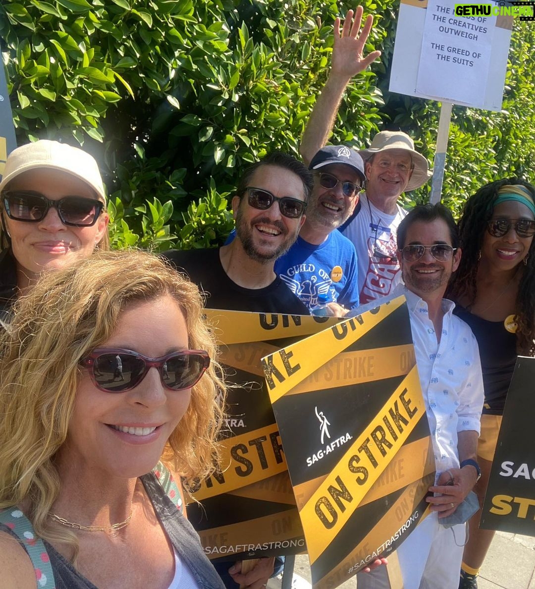 Jeri Ryan Instagram - Happy Struck Franchise Day! A great day for all of us to gather to fight for fair contracts. ✊🏼 @sagaftra #sagaftrastrong #unionstrong #1u