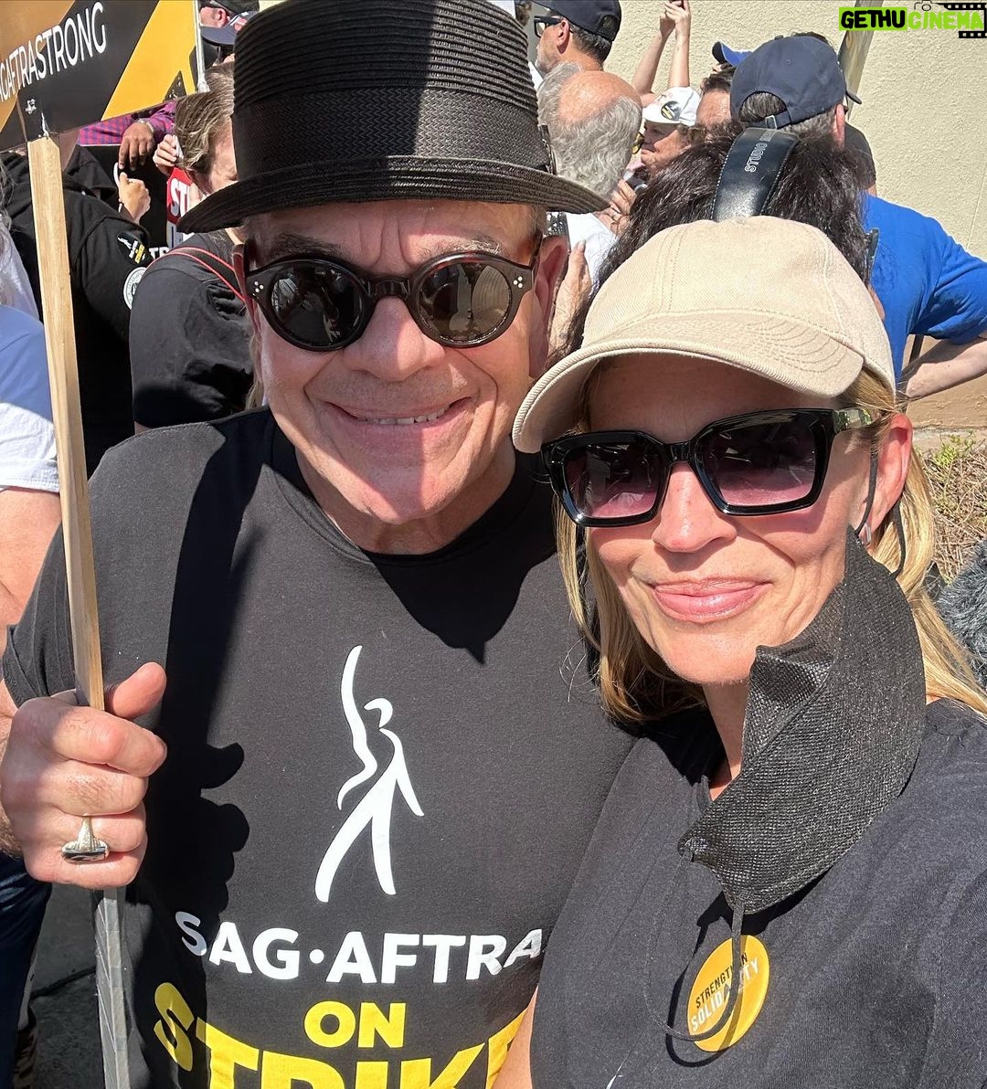 Jeri Ryan Instagram - Happy Struck Franchise Day! A great day for all of us to gather to fight for fair contracts. ✊🏼 @sagaftra #sagaftrastrong #unionstrong #1u
