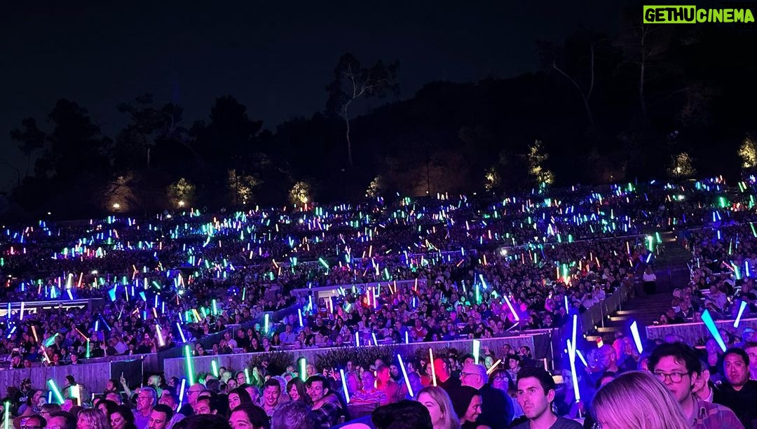 Jeri Ryan Instagram - Great night with great friends seeing the legendary John Williams at @hollywoodbowl ❤️