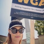 Jeri Ryan Instagram - Week…8? 9…? However long it takes, @sagaftra stands (and walks!) in solidarity with the writers! #1U #unionstrong #wgastrong ✊🏼