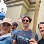 Jeri Ryan Instagram - Star Trek Day picketing at Paramount in solidarity with the @wgawest. HUGE turnout and great energy! @jonathandelarco @ethangpeck @michaelokuda #sagaftra #wgastrong #1u