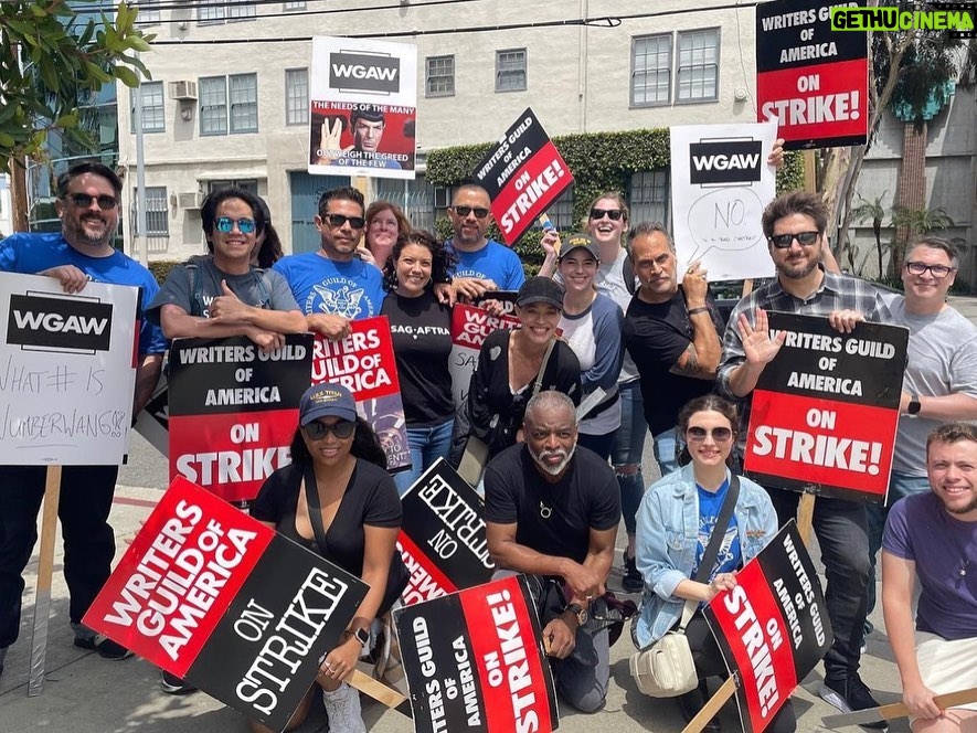 Jeri Ryan Instagram - Another day on the picket lines with these awesome #startrekpicard folks! #sagaftra #wgastrong #1u #unionstrong
