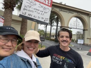 Jeri Ryan Instagram - Star Trek Day picketing at Paramount in solidarity with the @wgawest. HUGE turnout and great energy! @jonathandelarco @ethangpeck @michaelokuda #sagaftra #wgastrong #1u