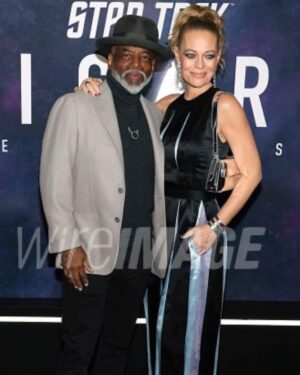 Jeri Ryan Instagram - What an amazing night…
I can’t wait for you all to see what we have in store for you in Season 3!
#startrekpicard #finalseason @startrekonpplus