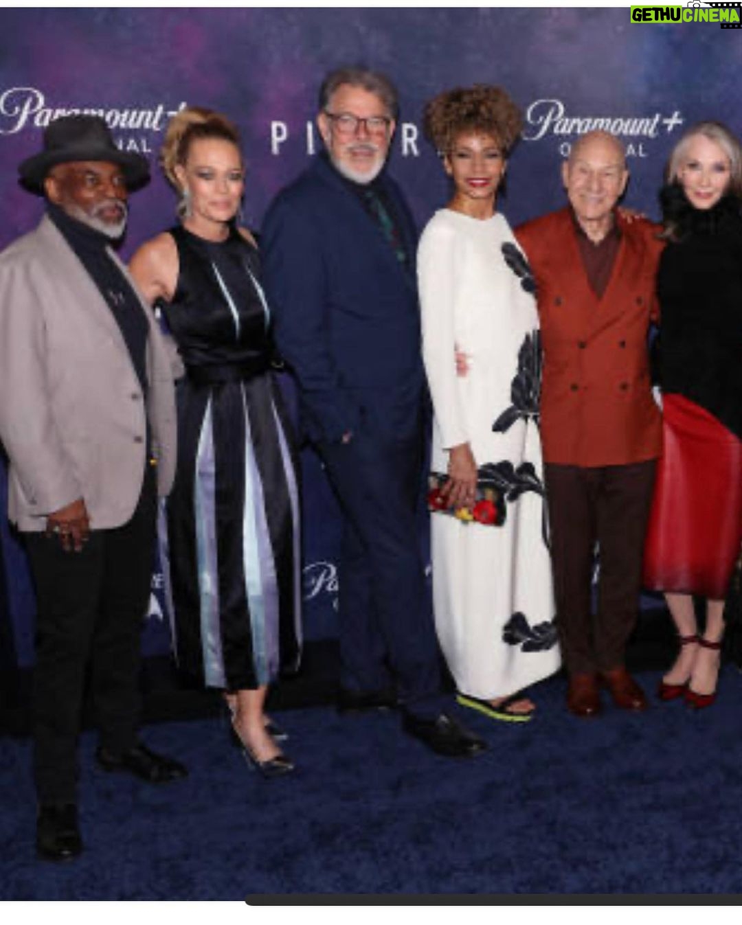 Jeri Ryan - 15K Likes - What an amazing night…
I can’t wait for you all to see what we have in store for you in Season 3!
#startrekpicard #finalseason @startrekonpplus