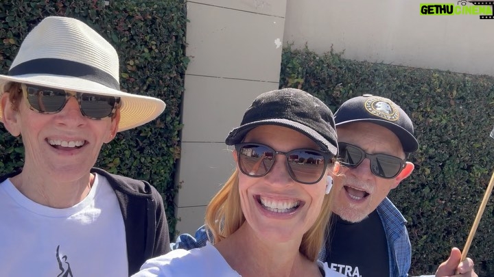Jeri Ryan Instagram - The AMPTP are using the exact same tricks they did with the #WGA. They haven’t learned anything. Come join us a picket line — whatever studio is closest to you, get out there and grab a sign! This is the home stretch and we have to show that we stand SOLIDLY with our NegComm and TOGETHER. One day longer. One day stronger. As long as it takes. ✊🏼