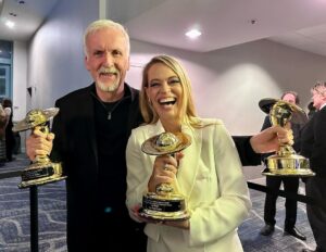 Jeri Ryan Instagram - I mean… 😍🤯💗 
@jamescameronofficial 
@realmichellehurd 
@sabrejet 
@saturnawards