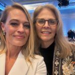 Jeri Ryan Instagram - Very belated photo dump from the Saturn Awards Sunday night… What an incredible night, what an honor, and WHAT LEGENDS…! @jamescameronofficial ?!?!? STOP IT. 🤯🥰
