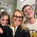 Jeri Ryan Instagram - My Pea and I enjoyed the show so much last week we had to go back and bring @chefeme with us. 😋 @alexedelman , you are a damn delight! If you’re in LA, do yourself a favor and don’t miss this show! @justforusshow @ctgla Mark Taper Forum