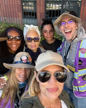 Jeri Ryan Instagram - Disney, Day 111.
Our WB family REPRESENTING! ✊🏼
One day longer.
One day stronger.
AS LONG AS IT FUCKING TAKES. ✊🏼
@sagaftra #sagaftrastrong #sagaftrastrike #power2performers