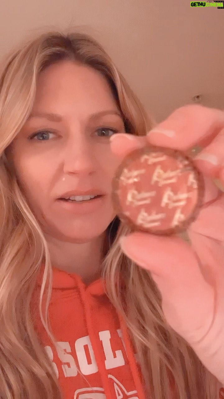 Jes Macallan Instagram - PSA: Nobody likes CRAP candy. Don’t be that house. 💩#happyhalloween #fecespeanutbuttercup
