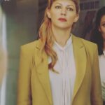 Jes Macallan Instagram - And just like that… LOT hit 100 episodes and then everything turned to GOLD! What a treat it was to be stuck in the 1920’s! 🥂 We hope you are enjoying the season 7 ride as much as we are enjoying making it! Xo @cw_legendsoftomorrow 💛⭐️🔑🌟🤩👯‍♀️🍾🎷🎺🥳👏😲🦾