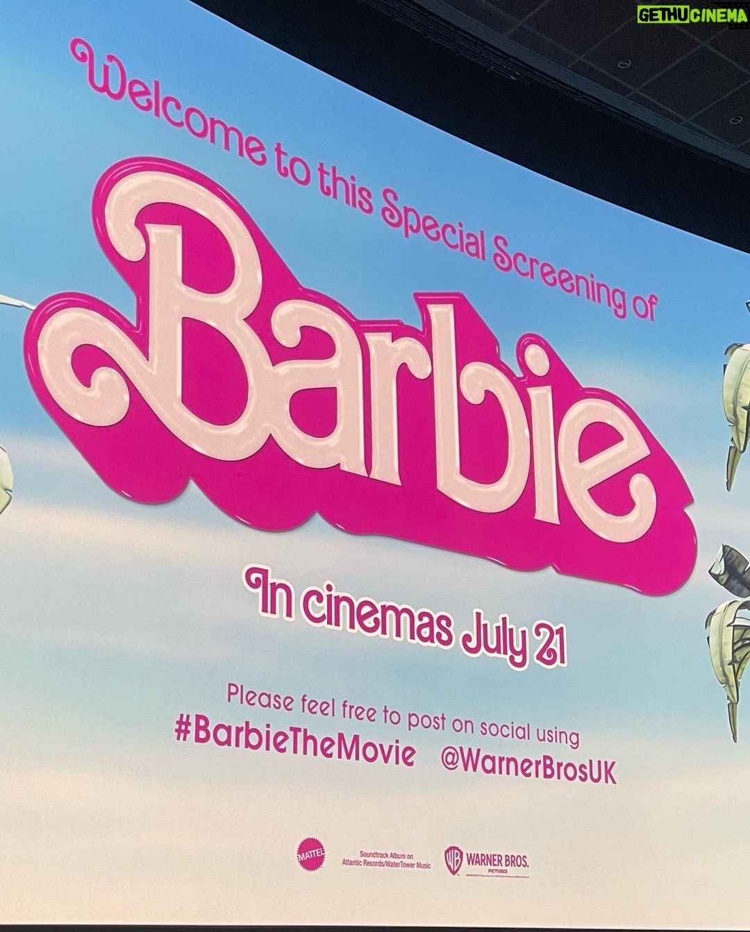 Jess Impiazzi Instagram - Hi Barbie π Loved the #Barbie movie πΏ was fun and silly but also profound and definitely shed some tears! @americaferrera pulled them out of me with some truths to her monologue! πͺπΌππ Bravo to the awesome cast and crew (and I wanna go live in Barbie Land!) @runraggeduk @warnerbrosuk #barbiethemovie π
