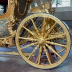 Jess Impiazzi Instagram - I was super lucky to have a private tour around the royal mews with @kayleigh_px @norfolk_n_chance_ @jonathanknight1967 - I got a kiss from one of the royal horses too 👑💂‍♀️🐎 The Royal Mews, Buckingham Palace