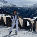 Jess Impiazzi Instagram - Successful day building confidence out on the green slopes 🏔️⛷️ After my embarrassing antics yesterday of a melt down and sliding down the mountain on my backside I’m very happy 😃 😂🤦🏻‍♀️⛷️🏔️ La Rosière - Espace San Bernardo