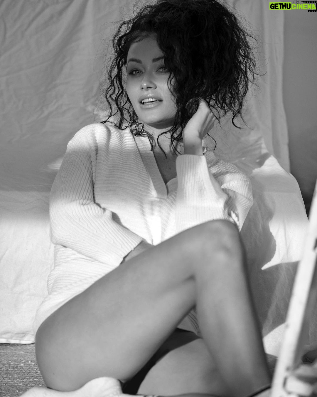 Jess Impiazzi Instagram - βAnd above all, watch with glittering eyes the whole world around you because the greatest secrets are always hidden in the most unlikely places. Those who don't believe in magic will never find it.β π« πΈ: @annafowlerphotog π: @staceylaceymua United Kingdom
