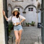Jess Impiazzi Instagram – Today we docked in Dubrovnik 🇭🇷 and took a taxi down to the old town where we got to have a look around #kingslanding 🐉 (for all the #gameofthrones fans) 
I love being Dora the explorer 🧜🏼‍♀️

@virginvoyages @trendingtravel 🩵🐉🧜🏼‍♀️🧚🏻‍♀️🦋🇭🇷🌊 Dubrovnik, Croatia