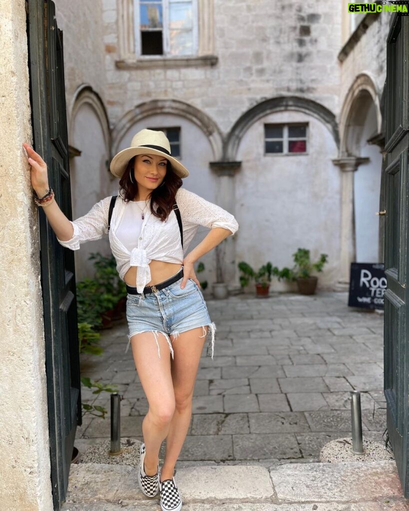 Jess Impiazzi Instagram - Today we docked in Dubrovnik 🇭🇷 and took a taxi down to the old town where we got to have a look around #kingslanding 🐉 (for all the #gameofthrones fans) I love being Dora the explorer 🧜🏼‍♀️ @virginvoyages @trendingtravel 🩵🐉🧜🏼‍♀️🧚🏻‍♀️🦋🇭🇷🌊 Dubrovnik, Croatia