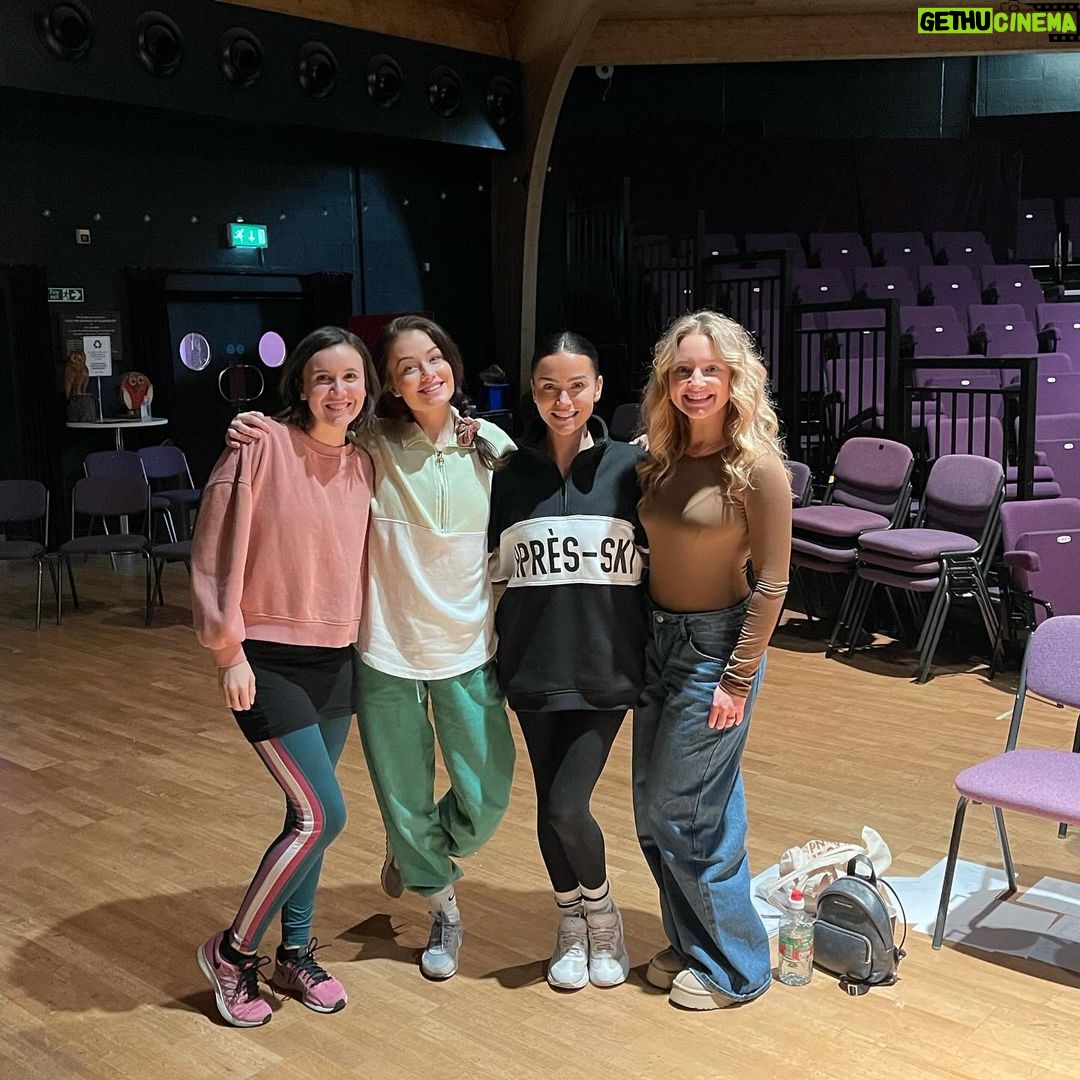 Jess Impiazzi Instagram - My happy place 🎭 Day 2 of rehearsals in the bag 💥🎭💪🏼 #pantomime #pantoseason Stratford-upon-Avon, Warwickshire