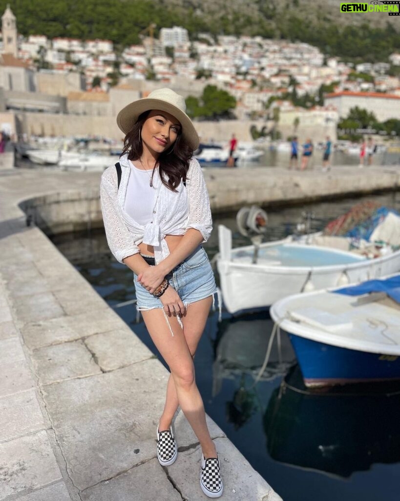 Jess Impiazzi Instagram - Today we docked in Dubrovnik 🇭🇷 and took a taxi down to the old town where we got to have a look around #kingslanding 🐉 (for all the #gameofthrones fans) I love being Dora the explorer 🧜🏼‍♀️ @virginvoyages @trendingtravel 🩵🐉🧜🏼‍♀️🧚🏻‍♀️🦋🇭🇷🌊 Dubrovnik, Croatia