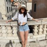 Jess Impiazzi Instagram - Today we docked in Dubrovnik 🇭🇷 and took a taxi down to the old town where we got to have a look around #kingslanding 🐉 (for all the #gameofthrones fans) I love being Dora the explorer 🧜🏼‍♀️ @virginvoyages @trendingtravel 🩵🐉🧜🏼‍♀️🧚🏻‍♀️🦋🇭🇷🌊 Dubrovnik, Croatia
