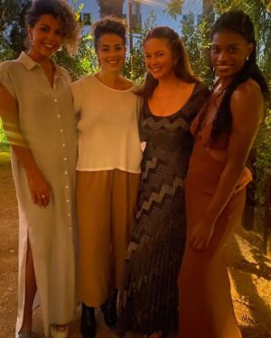 Jess Salgueiro Instagram - 🍯🧚🏻‍♀️♥️ @y_fxonhulu 
Thank you so much for this gift of a family and this gift of a story @elizaaclarkw 👑 
This is a real damn special one. 
You can watch it on @hulu in the 🇺🇸 and @disneyplus starting next week everywhere else 🌍
