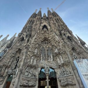 Jess Varley Instagram - La Sagrada Familia has been on my bucket list since I was a kid and man oh man it was even more amazing than I ever could have imagined 🙏✨🌈