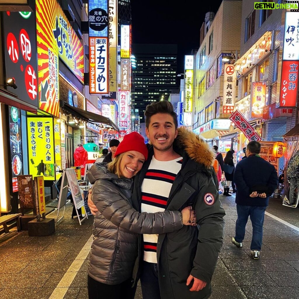 Jess Varley Instagram - 🇯🇵🇯🇵🇯🇵 Shinjuku Tokyo,Japan (日本东京，新宿）