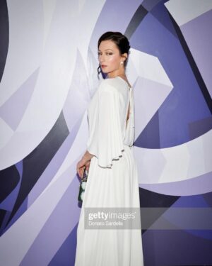Jesse James Keitel Instagram - Who wore it better? 💫🤍✨ had such a beautiful time last night with @dior @diorbeauty #diorgris 💜

Hair: @ditadoeshair 
Makeup: @elienmaalouf 
Xoxox @yasbilge @staceygoschin @jessprudente
