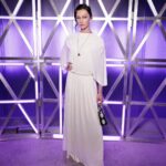 Jesse James Keitel Instagram - Who wore it better? 💫🤍✨ had such a beautiful time last night with @dior @diorbeauty #diorgris 💜 Hair: @ditadoeshair Makeup: @elienmaalouf Xoxox @yasbilge @staceygoschin @jessprudente