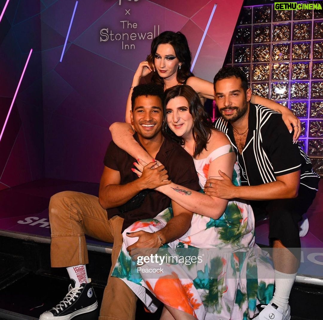 Jesse James Keitel Instagram - an honor. thanks @glaad 🥹♥️🌈 and happy bday @notstephendunn ✨#queerasfolk