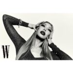 Jessi Instagram - Thank you for having me @wkorea 🖤🌹 #WKOREA - Please everyone stay healthy and happy. 🙏🏻 Hope you guys are enjoying #GUM 🖤 Keep on dancing to take ya stress away!! If you haven’t checked out the video LINK IN BIO❗️