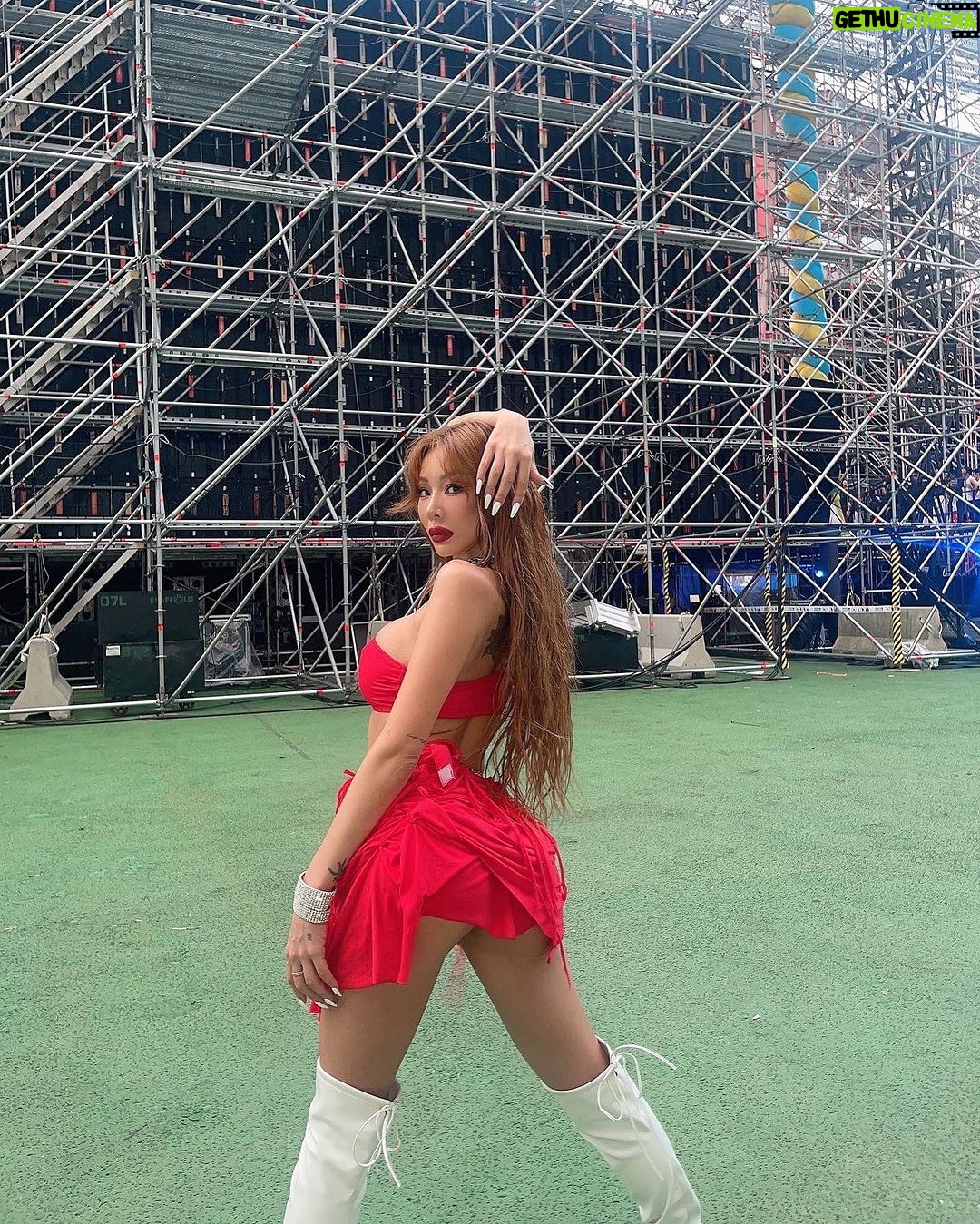 Jessi Instagram - ✌️✌️✌️✌️✌️✌️ Have a great weekend everybody ❤️❤️ Stay blessed and hydrated ❤️❤️