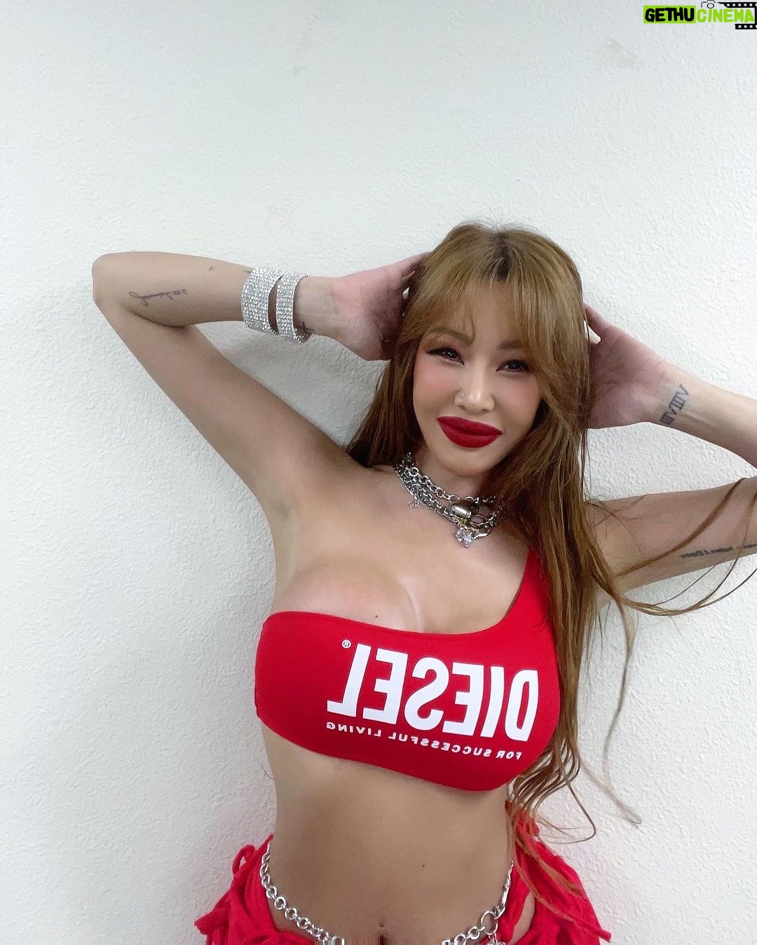 Jessi Instagram - ✌️✌️✌️✌️✌️✌️ Have a great weekend everybody ❤️❤️ Stay blessed and hydrated ❤️❤️