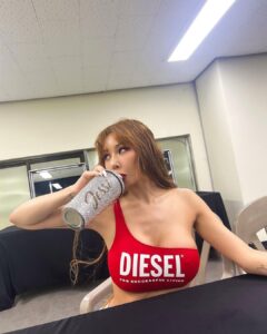 Jessi Instagram - ✌️✌️✌️✌️✌️✌️ Have a great weekend everybody ❤️❤️ Stay blessed and hydrated ❤️❤️