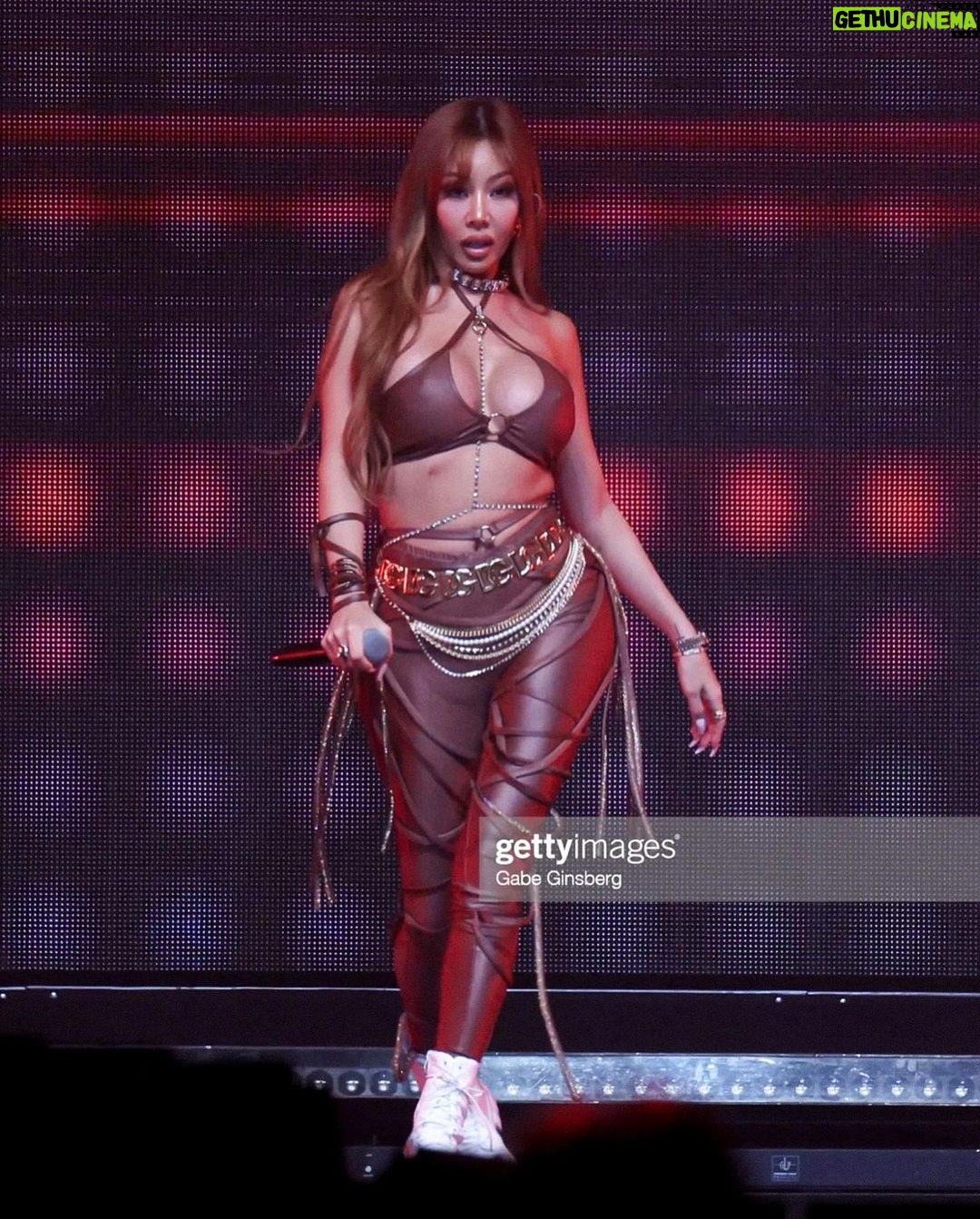 Jessi Instagram - VEGAS was too fckin lit 🔥🔥 Thank you guys for showing ya girl so much love 🙏🏻🙏🏻 Thank you for having me @webridgeexpo ❤️❤️ S/O to my bodyguard, manager and brother @holenciagaa on 4th slide!!!❤️ SWIPE!!! Las Vegas, Nevada
