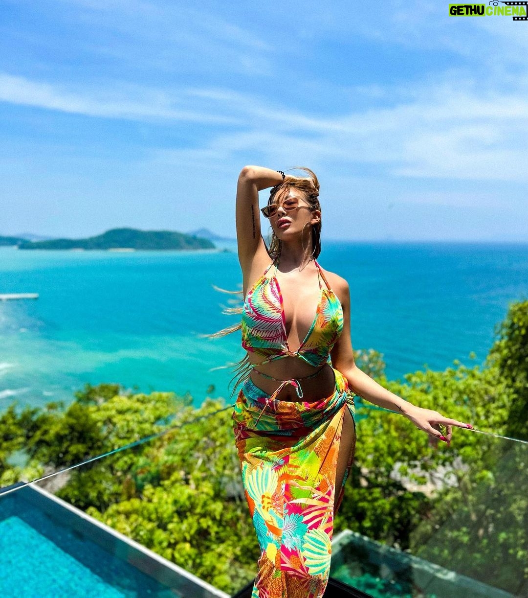 Jessi Instagram - If you need peace of mind, here's a piece of MINE.💕 Love you mommy @sunhwa59 🤍 사랑해 엄마 🤍 Sri Panwa Phuket,Thailand